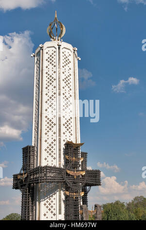 Denkmal für die Opfer des Holodomor (einer von Menschen verursachten Hungersnot in der Ukrainischen SSR zwischen 1932 und 1933) im Jahr 2008 in Kiew, Ukraine abgeschlossen. Die Gestaltung der Stockfoto