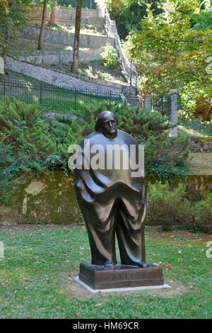 ZAGREB, Kroatien - AUGUST 21: Denkmal für Miroslav Krleza, die oft proklamierte die größte kroatische Schriftsteller des 20. Jahrhunderts am 21. August 2012 Stockfoto