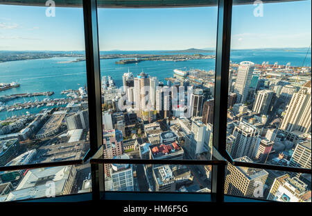 Blick von der Aussichtsplattform des Sky Tower, mit Wolkenkratzer, Central Business District, Region Auckland skyline Stockfoto