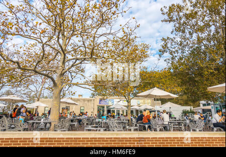 New York City - 18. Oktober 2016: Fodd Park in der Nähe von Statue of Liberty, New York City, USA Stockfoto