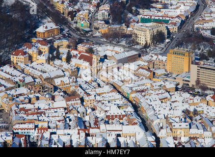 Luftaufnahme der Stadt im Winter, Brasov Rumänien Stockfoto