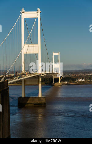 Die alten Severn Crossing Walisisch Pont Hafren Brücke, aus England, Wales über die Flüsse Severn und Wye überquert. Stockfoto