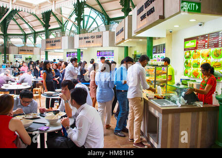 Billige chinesische Nahrung. Singapur-Markt Stockfoto