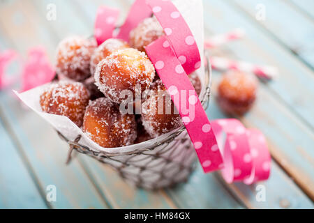 Finnische Zucker Donuts für Vappu fest Stockfoto