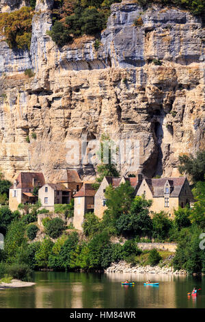 Kanufahren auf dem Fluss Dordogne, Roque-Gageac, Frankreich Stockfoto