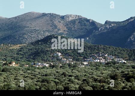 Das Dorf Ano Amygdali, Bezirk Lassithi, Kreta, Griechenland. Stockfoto