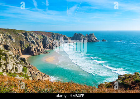 Pedn Vounder Strand in der Nähe von Porthcurno, Cornwall. Stockfoto