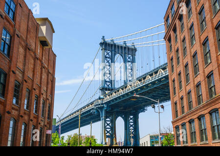 Manhattan Bridge, gesehen von DUMBO, Brooklyn, New York City, Vereinigte Staaten von Amerika, Nordamerika Stockfoto