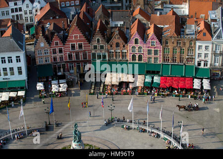 Marktplatz, gesehen von der Spitze des Glockenturms Tower(Belfort Tower), Brügge, West-Flandern, Belgien Stockfoto