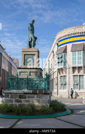 Nelson-Statue und Parlamentsgebäude in National Heroes Square, Bridgetown, St. Michael, Barbados, West Indies, Karibik Stockfoto