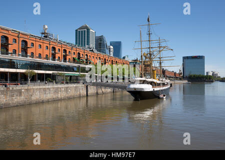 Alten Lagerhallen und Bürogebäude von Marina von Puerto Madero, San Telmo, Buenos Aires, Argentinien, Südamerika Stockfoto