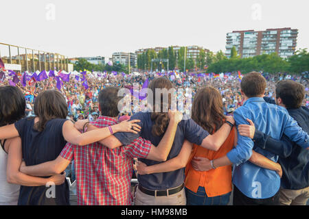 Politiker Carolina Bescansa, Irene Montero, Pablo Iglesias, Monica Oltra und Iñigo Errejon besuchen die Schließung der Kampagne Wahl Unidos Podemos Partei für die spanischen Parlamentswahlen in Madrid, auf Freitag, 24. Juni 2016. Stockfoto