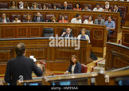 Politiker Pablo Iglesias, Iñigo Errejon, Irene Montero, Carolina Bescansa, Alberto Garzón, Mariano Rajoy während der Investitur Sitzung des Abgeordnetenhauses in Madrid am Mittwoch, 31. August 2016 Stockfoto