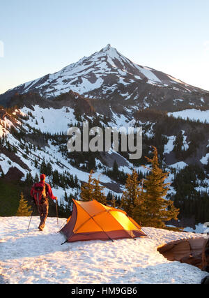 Schnee Camping in Oregon Mount Jefferson Wildnis Areab Stockfoto