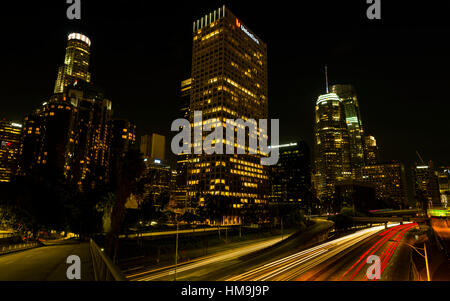 Wunderbare Los Angeles downtown in der Nacht von 4. Straße 1 Foto aufgenommen am Oct.29.2016 in LA, USA Stockfoto