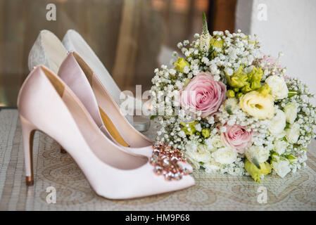 Weißen Schuh der Braut. Hochzeit-Design-Hintergrund Stockfoto