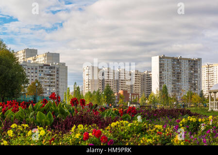 Der Schlafbereich mit Blumen in Moskau, Russland Stockfoto