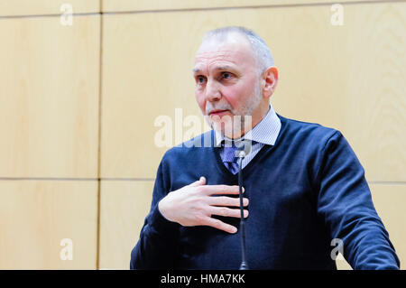 Belfast, Nordirland. 01 Feb 2017 - Shankill Bomber Sean Kelly Gespräche während der 'DEaling mit der Vergangenheit' Event durch Umdenken Konflikt organisiert erfolgt in Belfast. Stockfoto