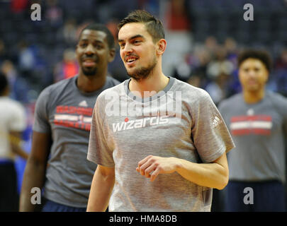 Washington, Vereinigte Staaten von Amerika. 1. Februar 2017. Washington Wizards bewachen Tomas Satoransky während ein Warm-up vor dem Spiel in Washington, USA, 1. Februar 2017. Bildnachweis: David Svab/CTK Foto/Alamy Live-Nachrichten Stockfoto
