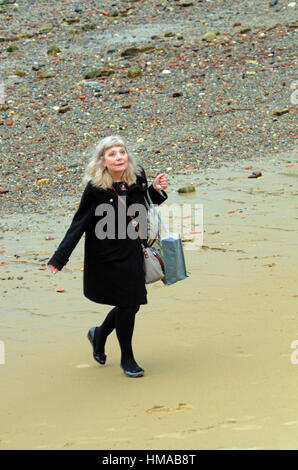 London, UK. 2. Februar 2017. Ebbe am Südufer der Themse. Bildnachweis: JOHNNY ARMSTEAD/Alamy Live-Nachrichten Stockfoto