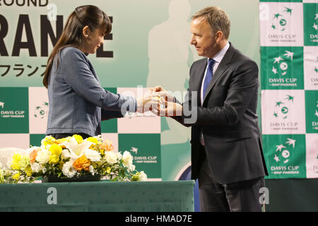 Tokio, Japan. 2. Februar 2017. Fumihito während der Auslosung. Prinzessin Mako von Akishino, Tennis: Tokio Ariake Davis Cup von BNP Paribas 1. Runde Japan / Frankreich - Prinzessin Mako von Akishino während der Auslosung. Bildnachweis: Yan Lerval/AFLO/Alamy Live-Nachrichten Stockfoto