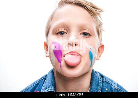 Aufgeregt Schuljunge Künstler Stockfoto