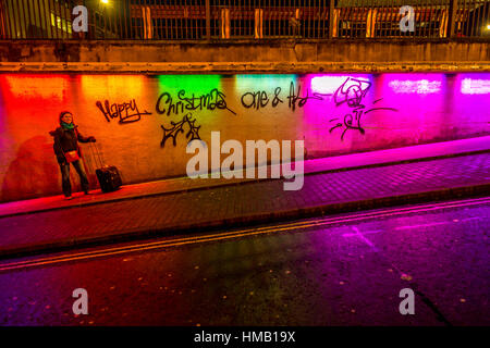 Weihnachten-Graffiti an der Unterführung am Bahnhof von Brighton Stockfoto