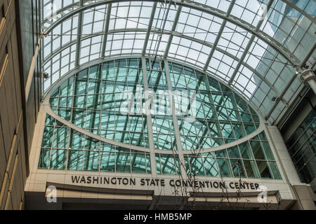 Ein Blick auf die Glasstrukturen von Washington State Convention Center in Seattle. Foto aufgenommen am 26. Januar 2017. Stockfoto