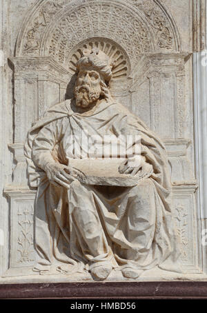 Detail der Statue der künstlerischen Fassade des berühmten Abtei genannt Certosa di Pavia in Italien Stockfoto