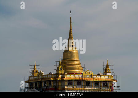 Goldene Chedi des Wat Saket oder Golden Mount Temple, Bangkok, Thailand, Asien Stockfoto