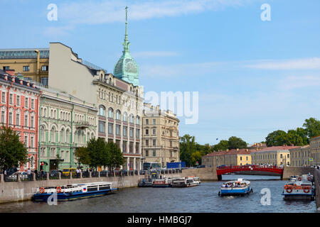 Sankt Petersburg, Blick auf Moyka Fluss in der Nähe der roten Brücke Stockfoto