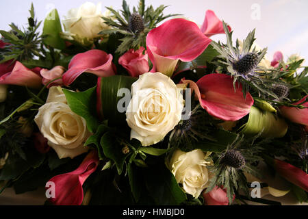 Hochzeitsblumen - Tisch-arrangements Stockfoto