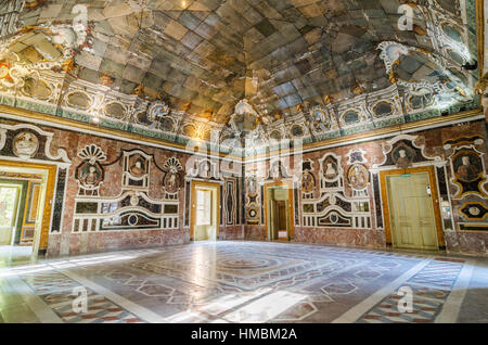 BAGHERIA, Italien - 10. September 2015: Interieur der Villa Palagonia ist ein Patrizier-Villa in Bagheria, in der Nähe von Palermo in Sizilien, Süditalien. Stockfoto