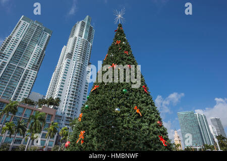 CHRISTMAS TREE BAYFRONT PARK SKYLINE VON DOWNTOWN MIAMI FLORIDA USA Stockfoto