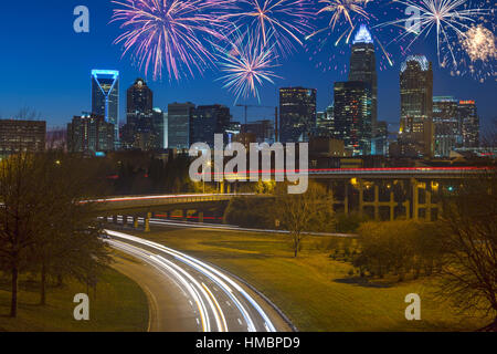 AUTOBAHNEN SKYLINE VON UPTOWN CHARLOTTE NORTH CAROLINA USA Stockfoto