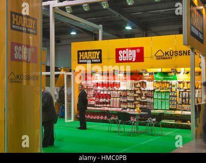 Kiew, Ukraine - 30. März 2012: Hardy, Scley und Kussner Unternehmen Stand beim 3. internationalen Forum von Baustoffen und Technologien INTERBU Stockfoto