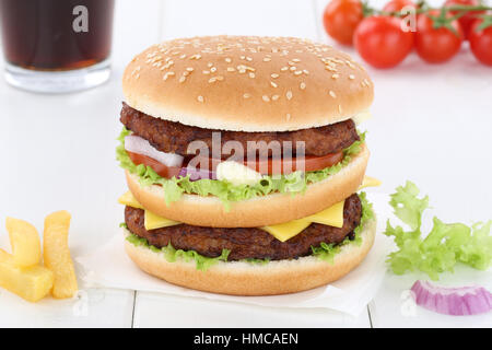 Doppel burger Hamburger Menü combo Cola trinken Stockfoto