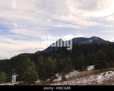 Ein Blick auf die ersten Flatiron in der Stadt von Boulder Open Space und Mountain Parks. Stockfoto