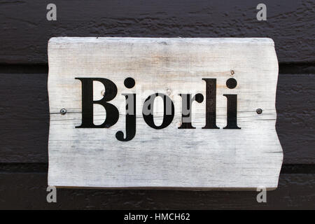 Norwegen: Bjorli: ein Holzschild am Bahnhof Bjorli Rauma-Bahn Stockfoto