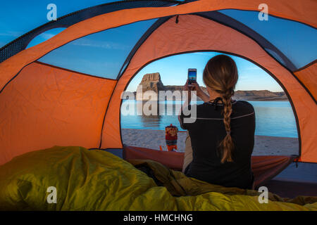 Zelt Camping Lone Rock Campground Lake Powell Wahweap Bay Kane County Utah Vereinigte Staaten von Amerika Stockfoto