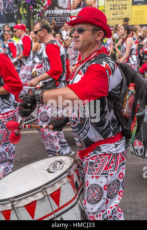 Notting Hill Carnival ist Europas größte Straßenfest mit Sitz in London, England. Stockfoto