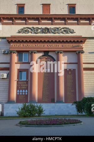 ODESSA, UKRAINE - 15. Juli 2014: Denkmal Verherrlichung des zweiten Weltkriegs Helden der Sowjetunion. Jetzt ist es unter Renovierungen nach einem Stockfoto