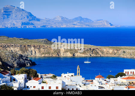 Blick über die Dächer und die Stadt Lindos, Rhodos, Griechenland Stockfoto