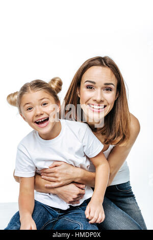 Mutter und Tochter gemeinsam Spaß haben Stockfoto