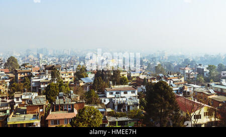 Ansicht von Patan und Kathmandu durch ein nebliger Morgen in Nepal Stockfoto