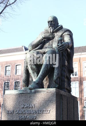 Statue von der niederländischen Grand Ratspensionär Johan Van van Oldenbarnevelt (1547-1619) in Zentral den Haag (Den Haag), Niederlande Stockfoto