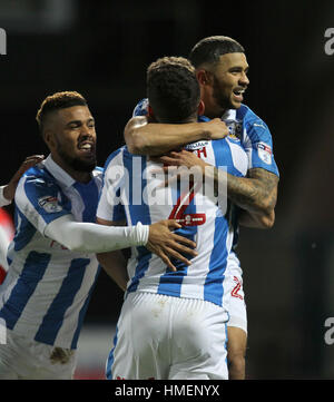 Huddersfield Town Tommy Smith feiert scoring seiner Seite das erste Tor des Spiels während der Himmel Bet Meisterschaftsspiel im Stadion der John Smith, Huddersfield. Stockfoto