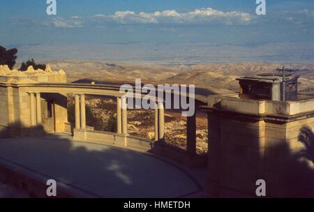 Anzeigen mit nordostöstlich Blick von der Rothberg Amphitheater auf dem Mount Scopus-Campus der Hebrew University, Jerusalem, Israel, November 1967. Stockfoto