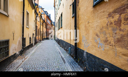 Fußgängerzone Straße Prastgatan (des Priesters Straße) in Altstadt Galma Stan in Stockholm Stadt Stockfoto