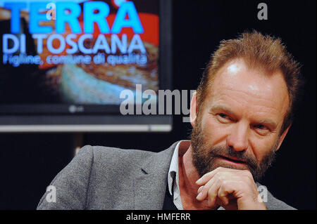 Florenz, Italien. 10. März 2009. Der britische Sänger Sting. Gordon Matthew Thomas Sumner, besser bekannt unter seinem Künstlernamen Sting, CBE ist ein englischer Musiker, Sänger, Songwriter und Schauspieler. Bildnachweis: Giacomo Morini/Pacific Press/Alamy Live-Nachrichten Stockfoto